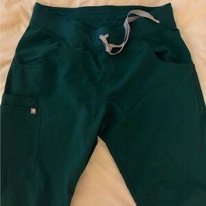 Figs hunter green matching set: Kade Cargo pants and Catarina top